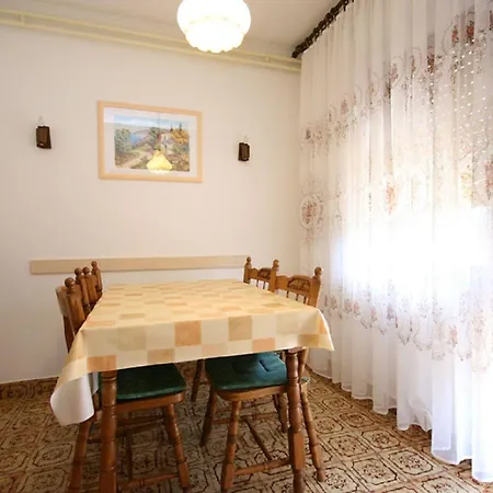 Nur 450 Meter Zum Feinkieselstrand Baška