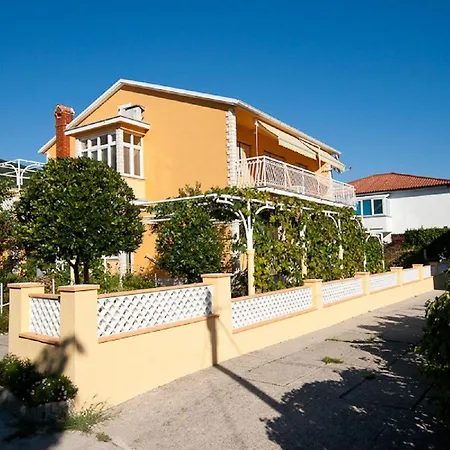 Nur 450 Meter Zum Feinkieselstrand