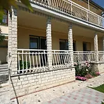 Nur 450 Meter Zum Feinkieselstrand Appartamento Baška