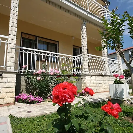 Nur 450 Meter Zum Feinkieselstrand Appartamento *