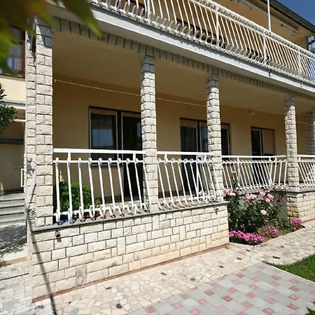 Nur 450 Meter Zum Feinkieselstrand Apartman Baska (Krk)